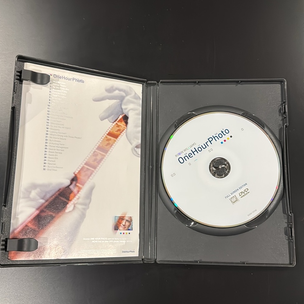 One Hour Photo - DVD - Picture 3 of 4